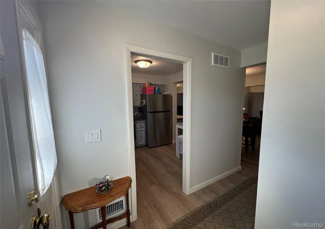 Listing Photo 5 - Condo for sale in building located at 1764 Brentwood Dr, Troy, MI 48098