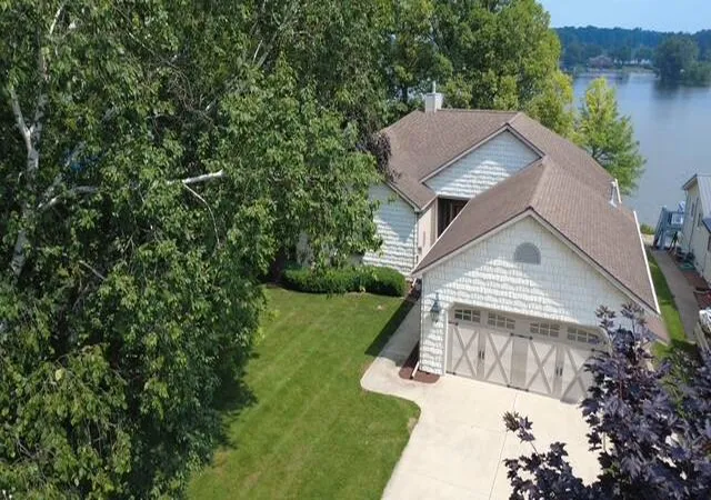 Photo 1 of Single family home for sale at 4240 Dawn Dr, Hillsdale, MI 49242 | MLS# 53026040660 | Listing updated on 2026-08-17