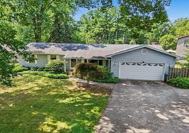 4th image of 111 W Hamilton Ln, Battle Creek, MI 49015 | MLS# 64026040658