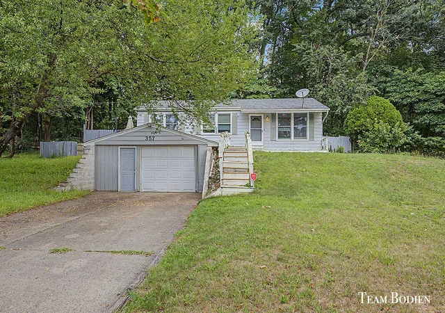Photo 2 of Single family home for sale at 357 Mabel St Nw, Comstock Park, MI 49321 | MLS# 65026040657 | Listing updated on 2026-08-05