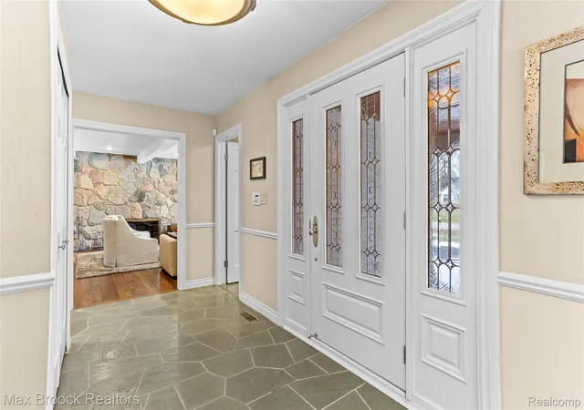 Photo 2 of Single family home for sale at 25933 Hersheyvale Dr, Franklin, MI 48025 | MLS# 20261061545 | Listing updated on 2026-08-26