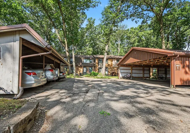 28th image of 2579 Chatham Woods Dr Se, Grand Rapids, MI 49546 | MLS# 65026040663
