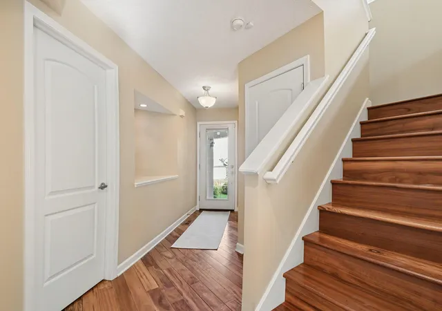 Listing Photo 3 - Condo for sale in building located at 850 Pinnacle Run Dr SE, Grand Rapids, MI 49546