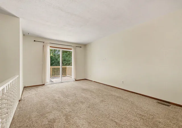 Listing Photo 3 - Condo for sale in building located at 3962 Monte Carlo Ct Se, Kent, MI 49512 - Unit #9