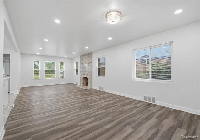 Photo 4 of Single family home for sale at 5200 Balfour Rd, Detroit, MI 48224 | MLS# 20261061559 | Listing updated on 2026-08-07