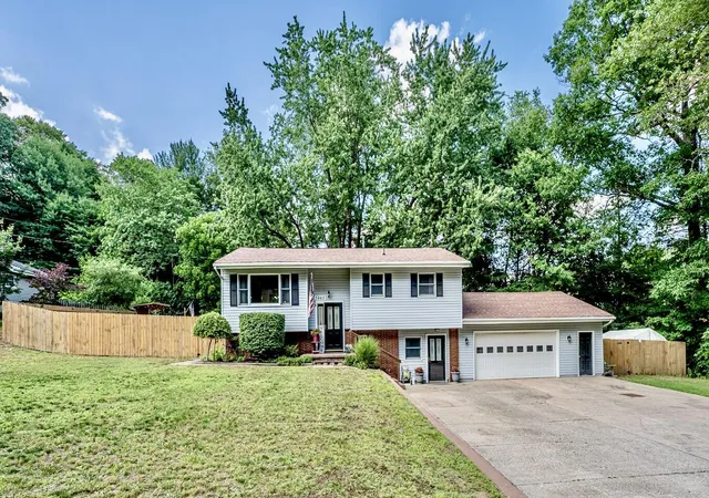 1st image of 3860 E Pontaluna Rd, Fruitport, MI 49415 | MLS# 65026040669