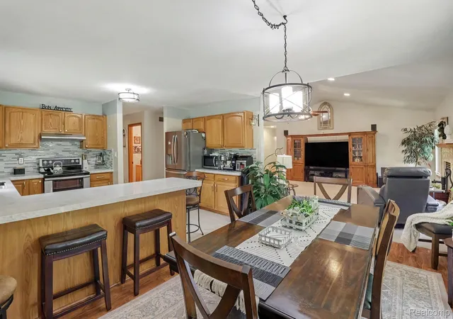 Photo 4 of Single family home for sale at 2575 County Farm Rd, Howell, MI 48843 | MLS# 20261061570 | Listing updated on 2026-09-09