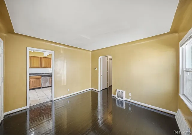 Photo 4 of Single family home for sale at 14694 Jacob Ave, Eastpointe City Macomb, MI 48021 | MLS# 20261061575 | Listing updated on 2026-09-13