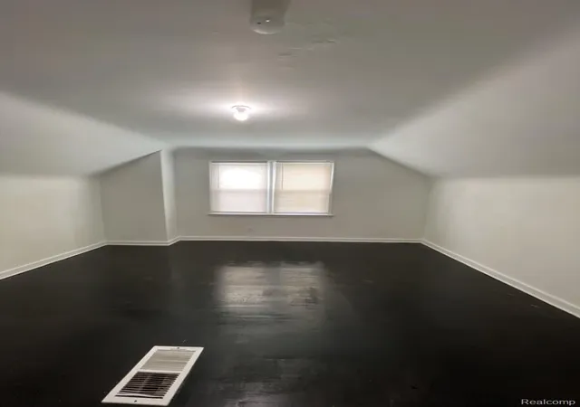 11th image of 9137 Birwood St, Detroit, MI 48204 | MLS# 20261061580
