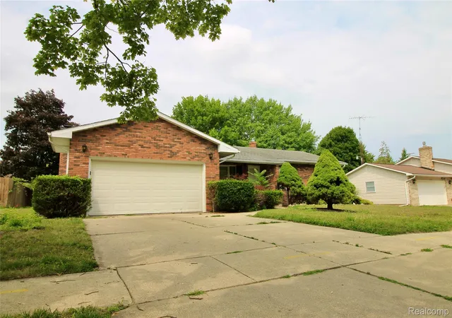 Photo 2 of Single family home for sale at 403 N Wickshire Ln, Durand, MI 48429 | MLS# 20261061589 | Listing updated on 2026-08-05