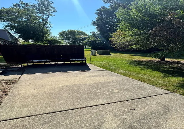 2nd image of 37021 Charter Oaks Blvd, Clinton Township, MI 48036