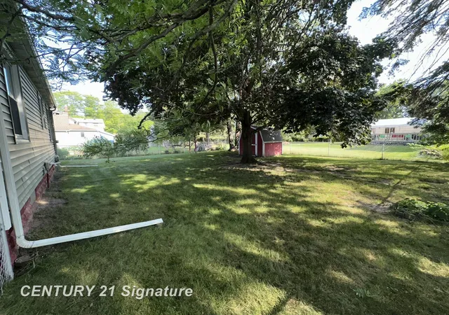 Photo 4 of Single family home for sale at 407 W Jenny St, Bay City, MI 48706 | MLS# 5050217454 | Listing updated on 2026-10-23