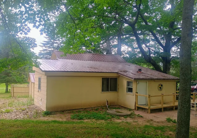3rd image of 18222 Us-10, Hersey, MI 49639 | MLS# 72026040686