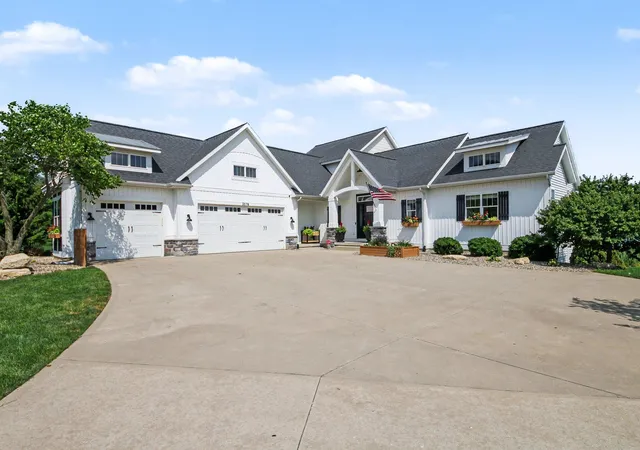 2nd image of 2178 Byron Shores Dr Sw, Byron Center, MI 49315 | MLS# 65026040690