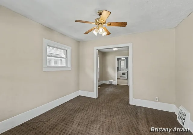 5th image of 904 Riverview Ave, Lansing City Ingham, MI 48915 | MLS# 65026040691