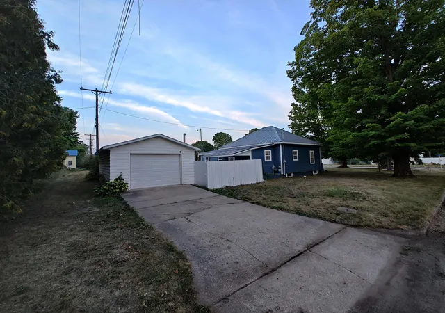 3rd image of 301 E Angel Ave, Barryton, MI 49305 | MLS# 65026040689
