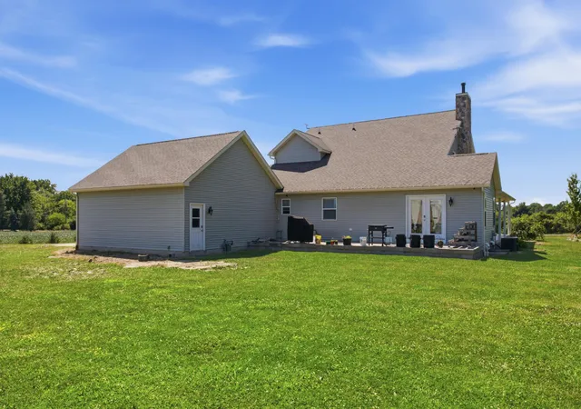 Photo 5 of Single family home for sale at 72820 Russ Rd, Richmond, MI 48062 | MLS# 81026040682 | Listing updated on 2026-08-22