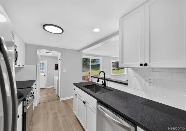 3rd image of 124 E Lafayette St, Milford, MI 48381 | MLS# 20261061610