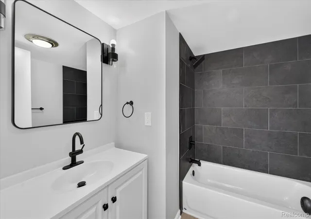4th image of 124 E Lafayette St, Milford, MI 48381 | MLS# 20261061610