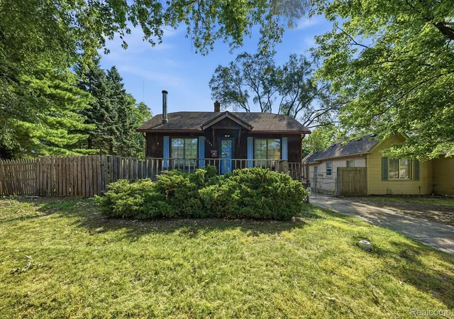 1st image of 21946 Hayes Ave, Eastpointe, MI 48021 | MLS# 20261061613