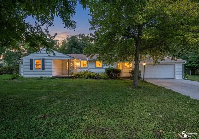 2nd image of 203 S Adrian St, Tecumseh, MI 49286 | MLS# 57050217465