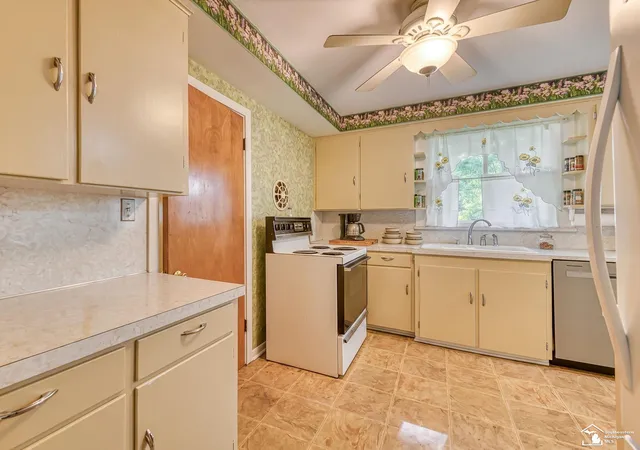 image of 203 S Adrian St, Tecumseh, MI 49286 | MLS# 57050217465