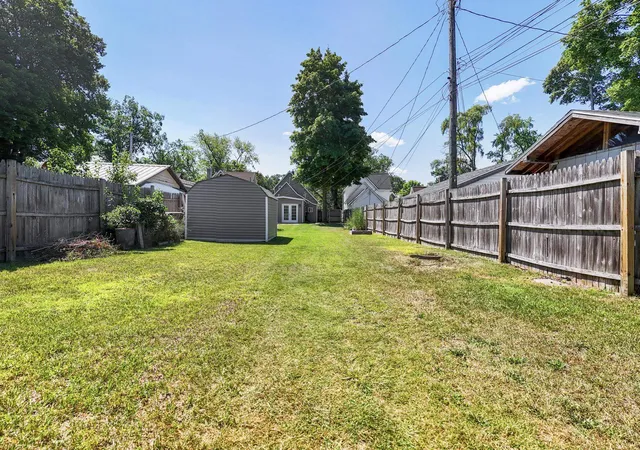 Photo 2 of Single family home for sale at 851 E 8th Street, Traverse City, MI 49686 | MLS# 78080071951 | Listing updated on 2026-09-17