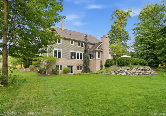 Photo 3 of Single family home for sale at 7655 Maple Ridge Ct, Clarkston, MI 48346 | MLS# 20261061614 | Listing updated on 2026-08-28