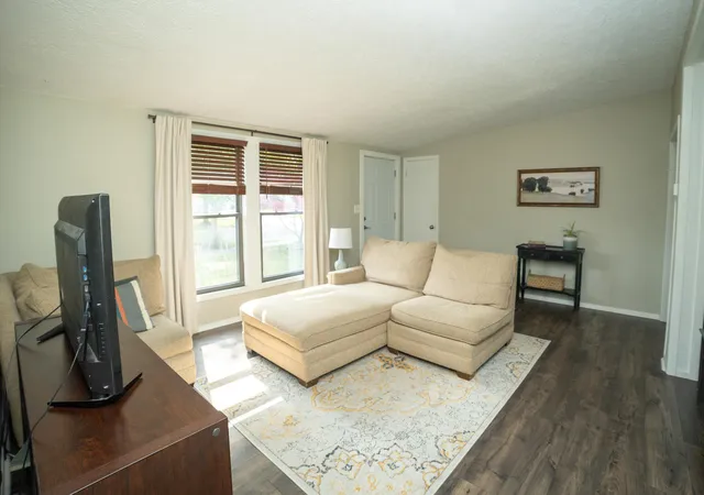 5th image of 1525 Lenox Rd Se, Grand Rapids, MI 49506 | MLS# 65026040694
