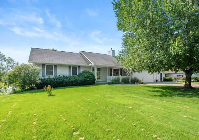 2nd image of 12085 W Indian Lake Dr, Vicksburg, MI 49097 | MLS# 66026040700