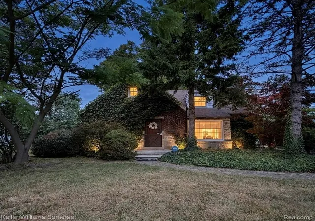 Photo 1 of Single family home for sale at 20695 Huntington Ave, Harper Woods, MI 48225 | MLS# 20261061619 | Listing updated on 2026-09-20