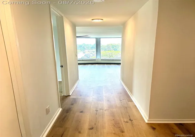 Listing Photo 5 - Condo for sale in building located at 8200 E Jefferson, Detroit, MI 48214 - Unit #503
