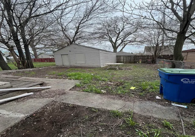Photo 3 of Single family home for sale at 8086 Jackson Ave, Warren, MI 48089 | MLS# 5050217469 | Listing updated on 2026-08-20