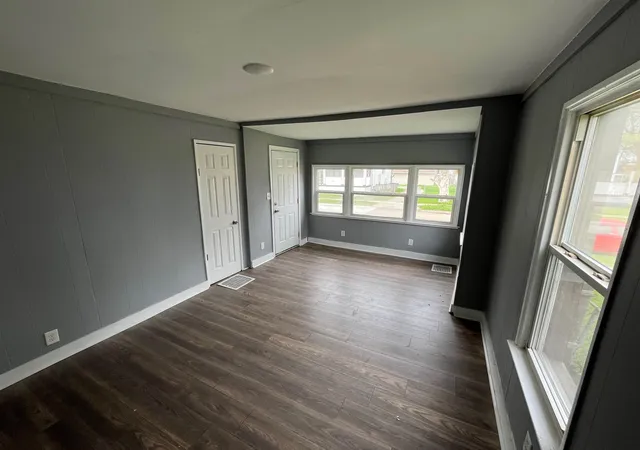 Photo 4 of Single family home for sale at 8086 Jackson Ave, Warren, MI 48089 | MLS# 5050217469 | Listing updated on 2026-08-20
