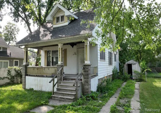 Photo 1 of Sale Pending at 1007 N Oakley St, Saginaw, MI 48602 | MLS# 20261061630 | Listing updated on 2026-09-02