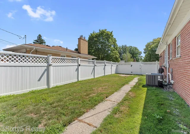 27th image of 1780 N Trenton Dr, Trenton, MI 48183 | MLS# 20261061637