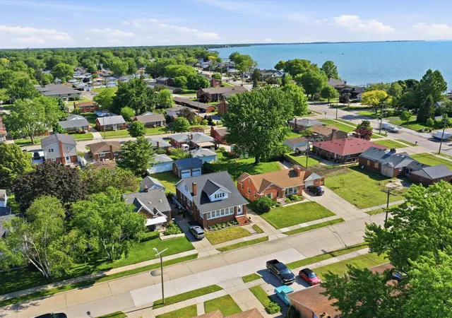 2nd image of 22823 Visnaw St, Saint Clair Shores, MI 48081 | MLS# 58050217472