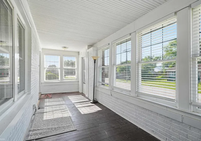 4th image of 22823 Visnaw St, Saint Clair Shores, MI 48081 | MLS# 58050217472