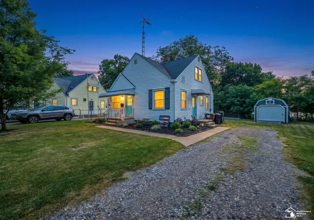 2nd image of 411 Center Dr, Tecumseh, MI 49286 | MLS# 57050217474