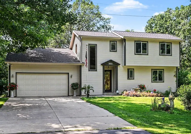 59th image of 201 Scenic View Dr, Niles, MI 49120 | MLS# 69026040708