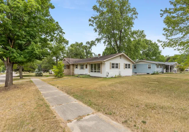 2nd image of 800 Magnolia St, Big Rapids, MI 49307 | MLS# 72026040706