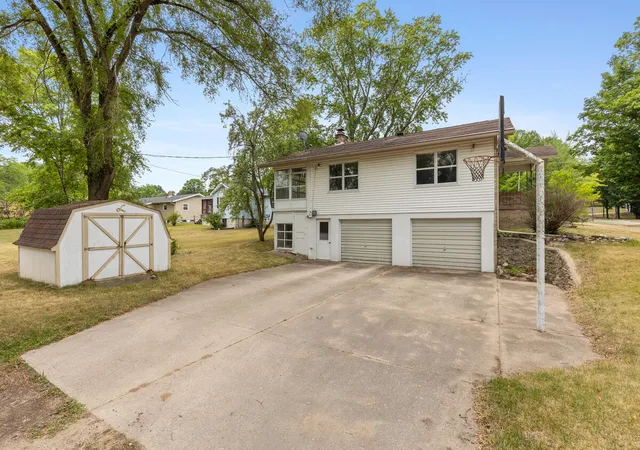 Photo 4 of Single family home for sale at 800 Magnolia St, Big Rapids, MI 49307 | MLS# 72026040706 | Listing updated on 2026-10-06