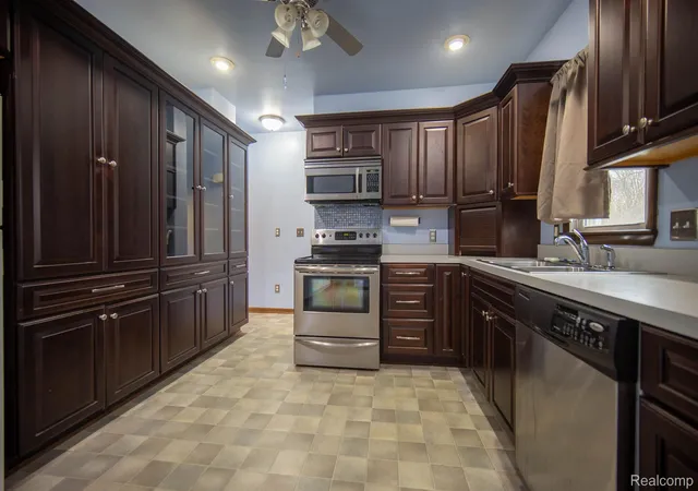 Photo 3 of Single family home for sale at 4355 Lapeer Rd, Burton, MI 48509 | MLS# 20261061655 | Listing updated on 2026-10-08