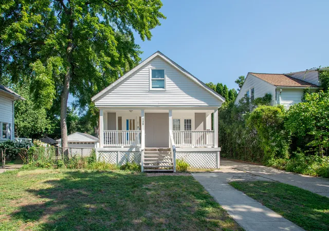 2nd image of 125 E Lawrence Ave, Royal Oak, MI 48073 | MLS# 81026040716