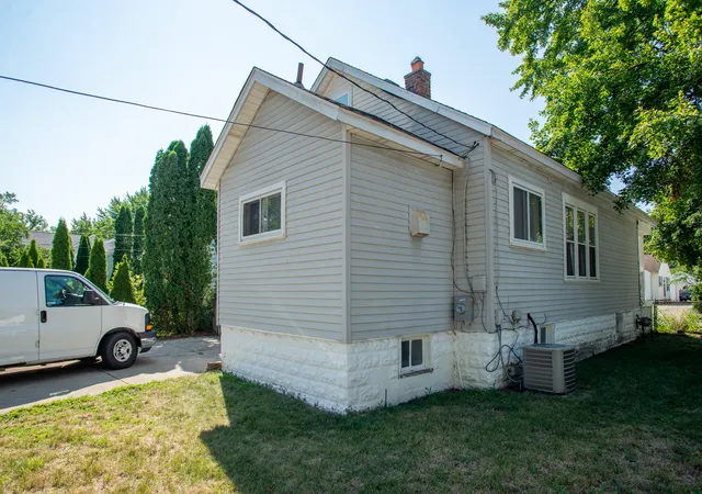 28th image of 125 E Lawrence Ave, Royal Oak, MI 48073 | MLS# 81026040716