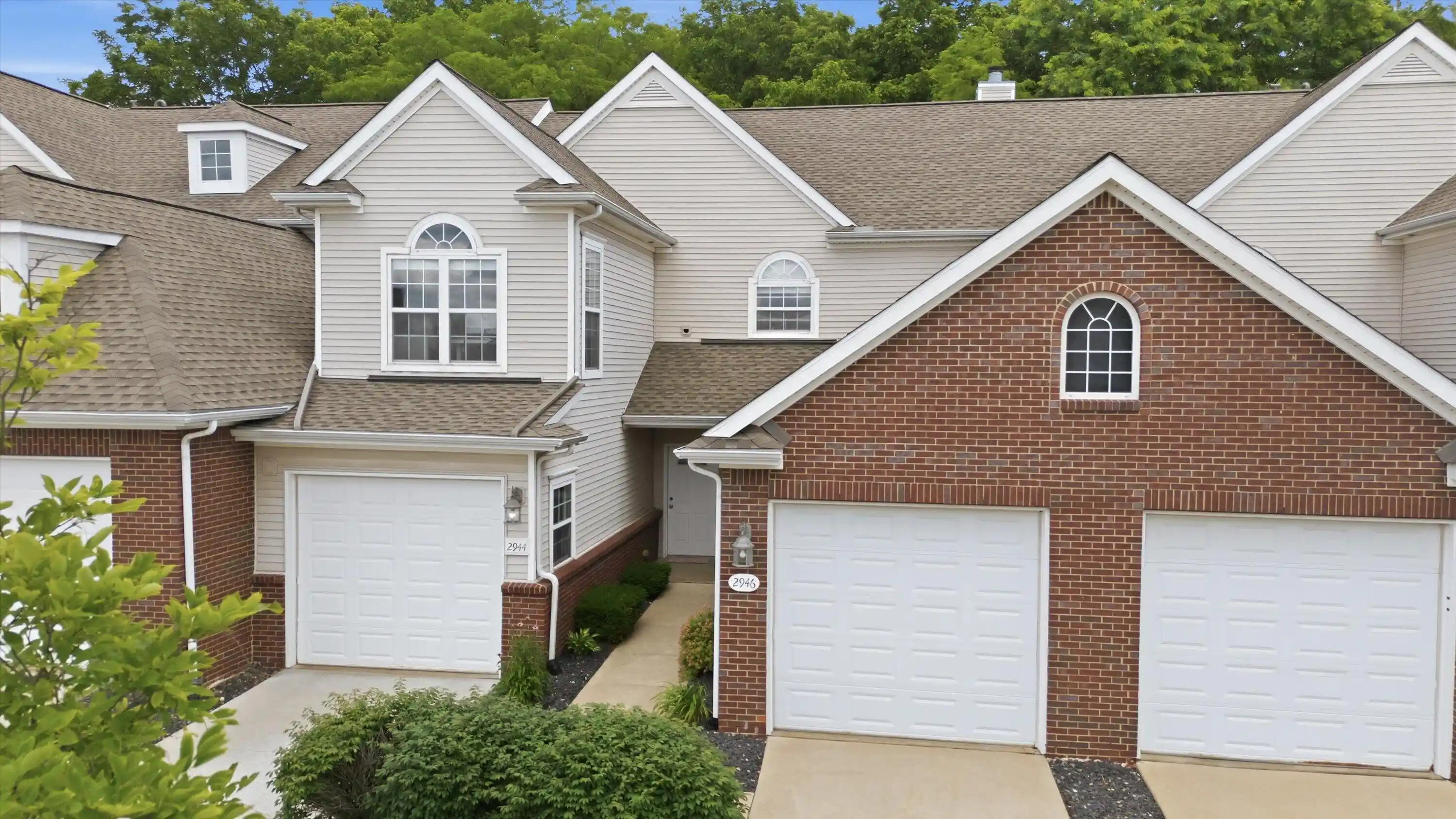Listing Photo 1 - Condo for sale in 2946 Hunley Dr located at 2946 Hunley Dr, Ann Arbor, MI 48105 - Unit 2946 Hunley Dr