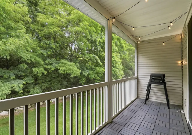 Listing Photo 4 - Condo for sale in building located at 2946 Hunley Dr, Ann Arbor, MI 48105