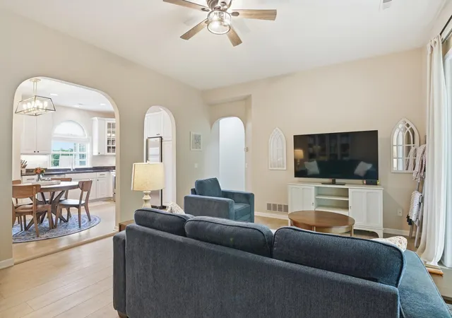 Listing Photo 5 - Condo for sale in building located at 2946 Hunley Dr, Ann Arbor, MI 48105
