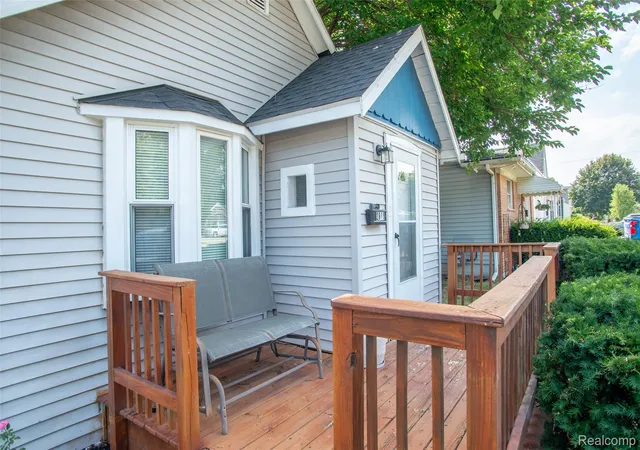 Photo 3 of Single family home for sale at 2814 Crooks Rd, Royal Oak, MI 48073 | MLS# 20261061662 | Listing updated on 2026-09-01