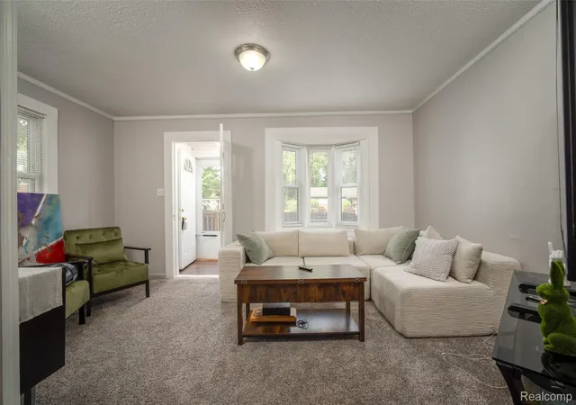 Photo 4 of Single family home for sale at 2814 Crooks Rd, Royal Oak, MI 48073 | MLS# 20261061662 | Listing updated on 2026-09-01